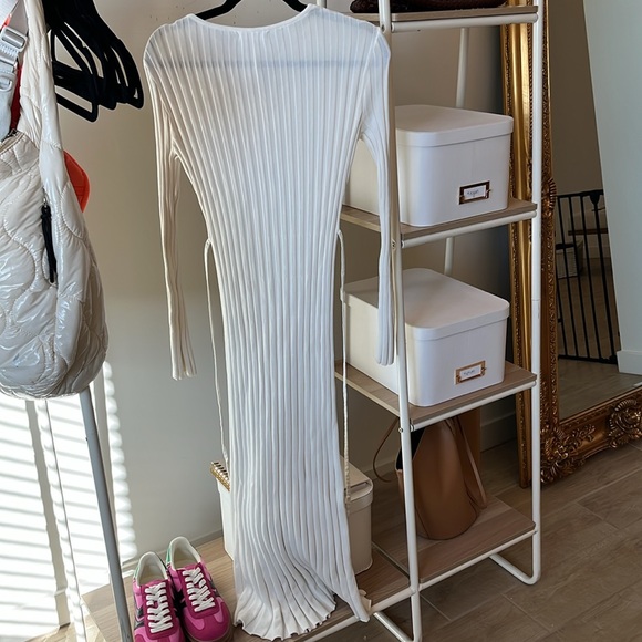 Showpo dress - Picture 3 of 3